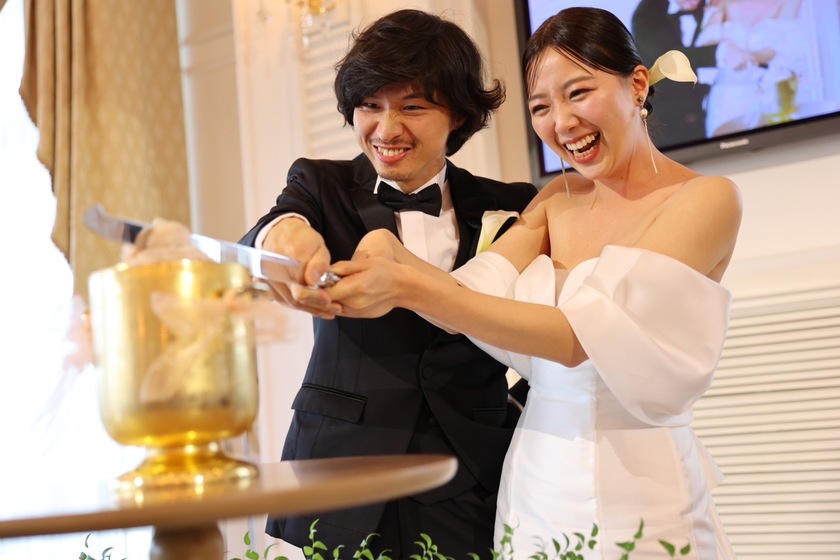Unique, Interesting & Cute! 6 Alternatives to the Traditional Cake Cutting Ceremonyにて紹介している画像