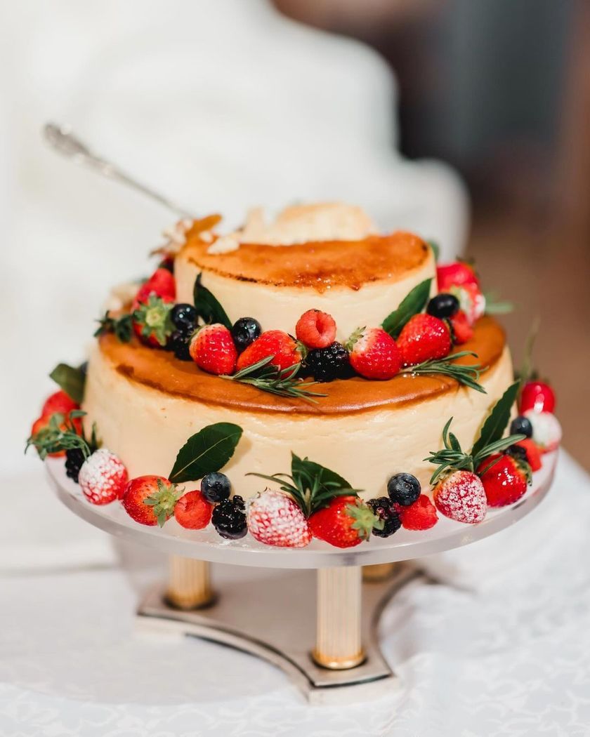 Unique, Interesting & Cute! 6 Alternatives to the Traditional Cake Cutting Ceremonyにて紹介している画像