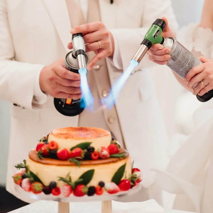 Unique, Interesting & Cute! 6 Alternatives to the Traditional Cake Cutting Ceremonyにて紹介している画像