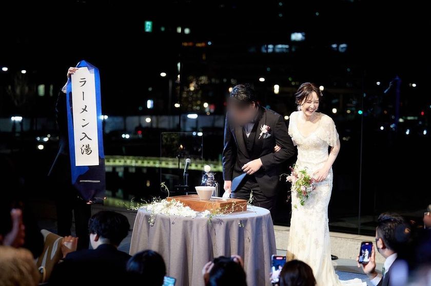 Unique, Interesting & Cute! 6 Alternatives to the Traditional Cake Cutting Ceremonyにて紹介している画像