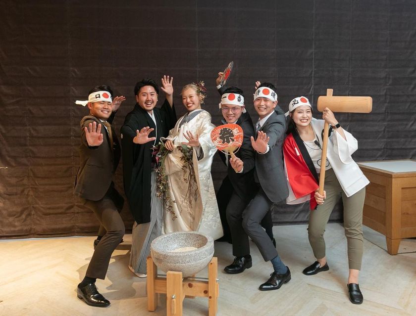 Unique, Interesting & Cute! 6 Alternatives to the Traditional Cake Cutting Ceremonyにて紹介している画像