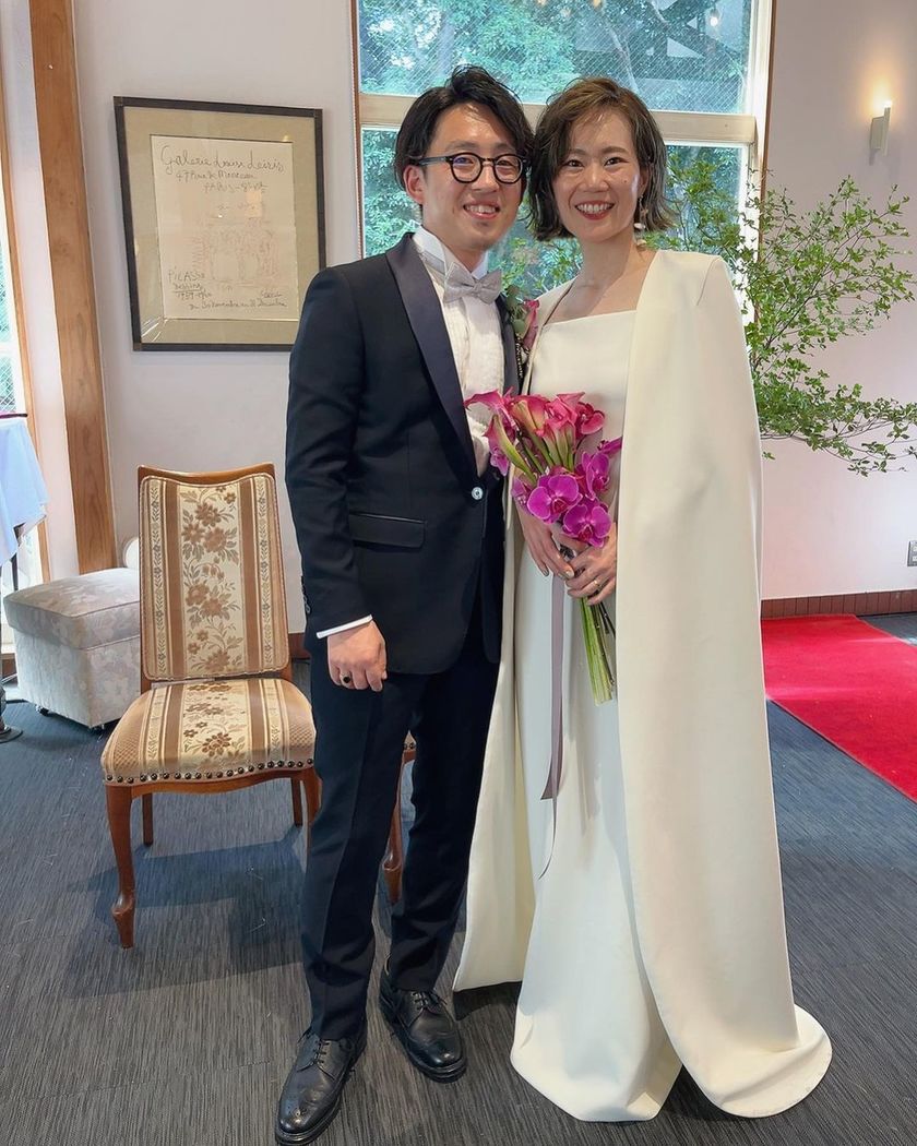 A Royal Wedding Feel ♡ 13 Beautiful and Luxurious "Mantle Dresses" Catalogにて紹介している画像