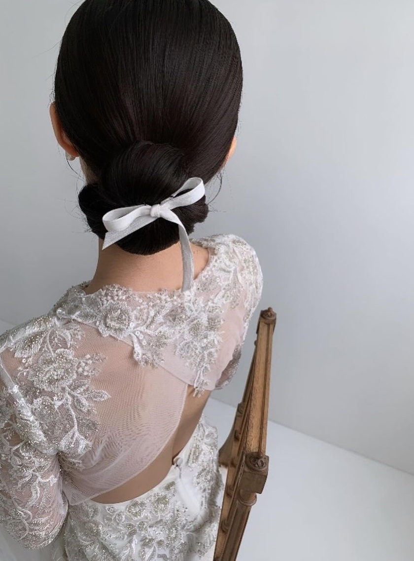 2024 Trend Hair ♡ 19 Cute Bridal Hair Arrangements of "Ribbon Hair" 🎀にて紹介している画像