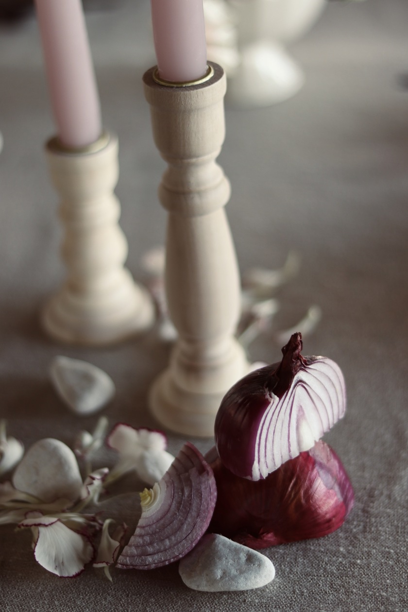 Recent Trends! Learn Table Arrangements Using "Stones and Rocks" from Stylish Florists 🪨🥝🍇🌼にて紹介している画像