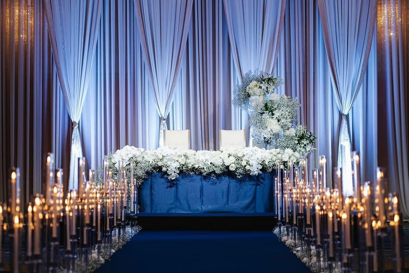 韓国ウェディングで良くみる♡披露宴会場に【ランウェイ設置】した日本の花嫁さんの実例お写真特集にて紹介している画像