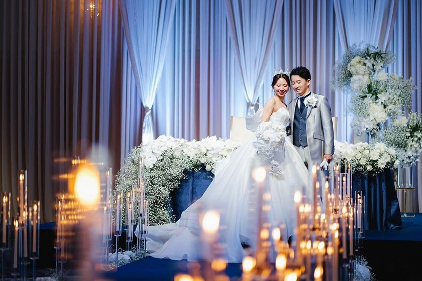 韓国ウェディングで良くみる♡披露宴会場に【ランウェイ設置】した日本の花嫁さんの実例お写真特集にて紹介している画像