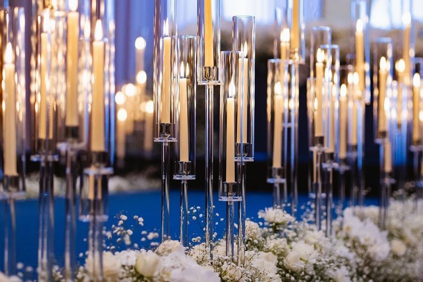 韓国ウェディングで良くみる♡披露宴会場に【ランウェイ設置】した日本の花嫁さんの実例お写真特集にて紹介している画像