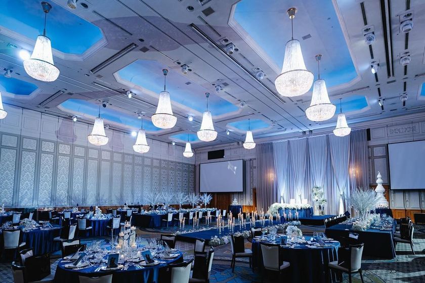 韓国ウェディングで良くみる♡披露宴会場に【ランウェイ設置】した日本の花嫁さんの実例お写真特集にて紹介している画像