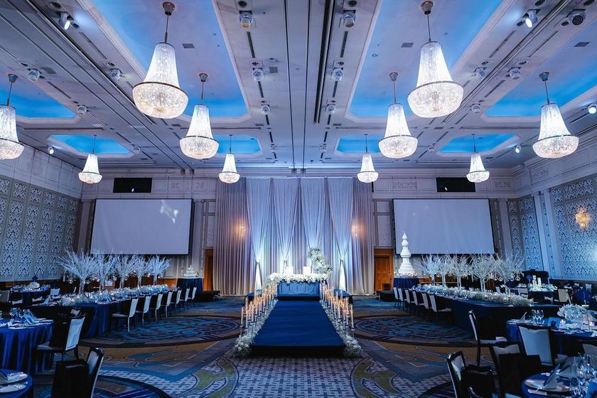 韓国ウェディングで良くみる♡披露宴会場に【ランウェイ設置】した日本の花嫁さんの実例お写真特集にて紹介している画像