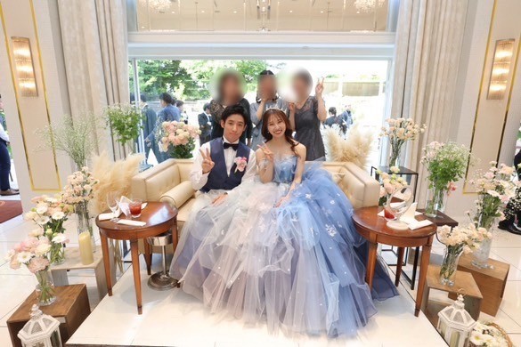 "Real Photos and Coordination Feature of Brides Wearing the Popular 4 Dresses by KIYOKO HATA x marry 🪽"にて紹介している画像