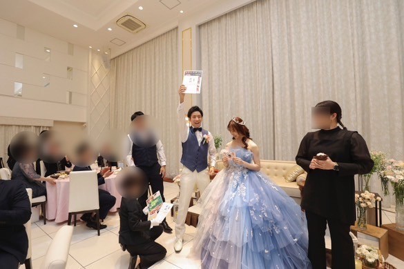 "Real Photos and Coordination Feature of Brides Wearing the Popular 4 Dresses by KIYOKO HATA x marry 🪽"にて紹介している画像