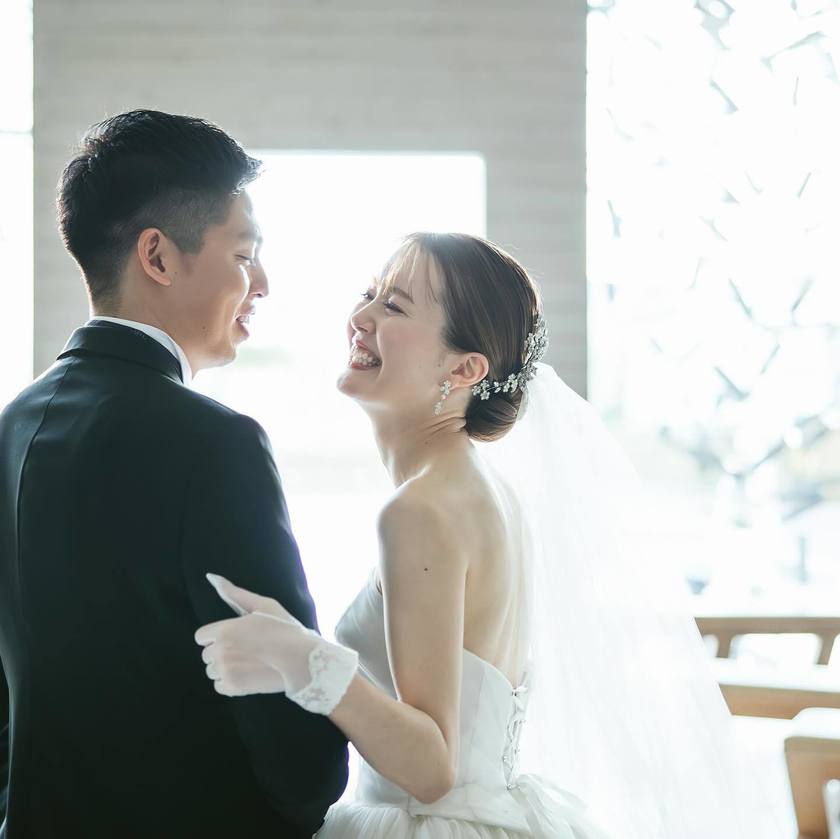 헤어 어레인지? 액세서리? KIYOKO HATA×marry 몽글몽글 드레스를 입은 리얼 신부 코디にて紹介している画像