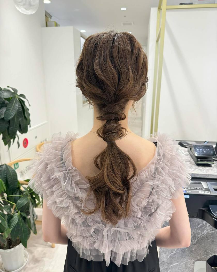 70 Latest Party Hair Arrangements for 2024 to Show Your Hairdresser♡にて紹介している画像