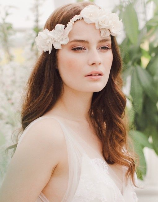 "Dreamy Girl ♡ Romantic Hair Accessories by 'JANNIE BALTZER' from Denmark"にて紹介している画像