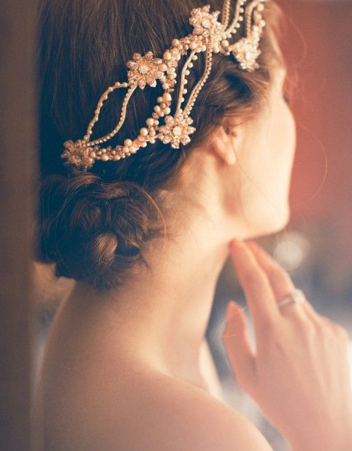 "Dreamy Girl ♡ Romantic Hair Accessories by 'JANNIE BALTZER' from Denmark"にて紹介している画像