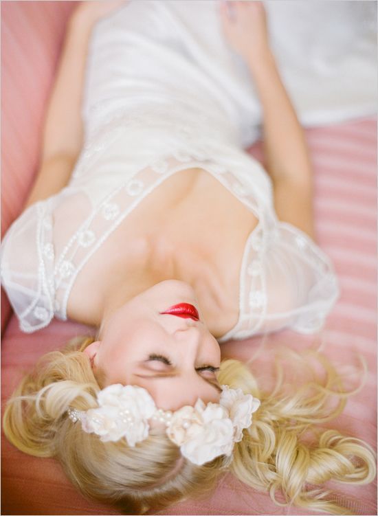 "Dreamy Girl ♡ Romantic Hair Accessories by 'JANNIE BALTZER' from Denmark"にて紹介している画像