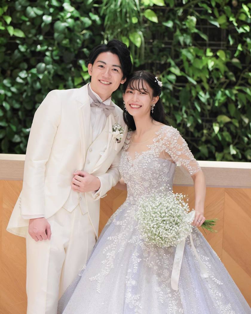 花嫁さんの着用写真もご紹介♡【KIYOKO HATA】の人気ドレス１１選にて紹介している画像