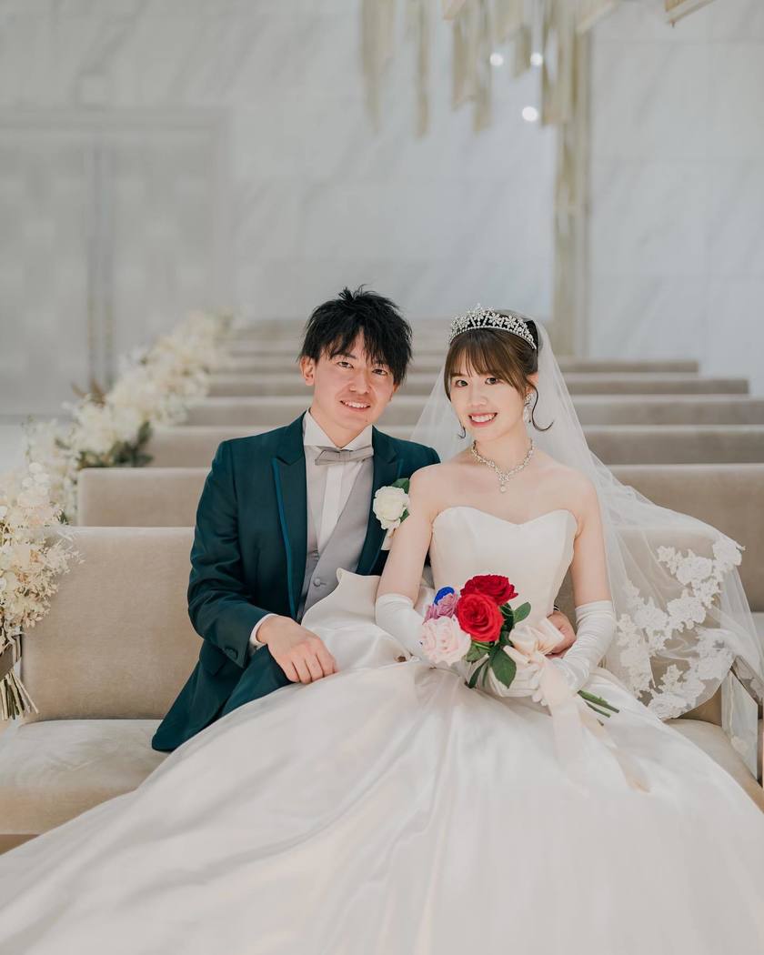 花嫁さんの着用写真もご紹介♡【KIYOKO HATA】の人気ドレス１１選にて紹介している画像