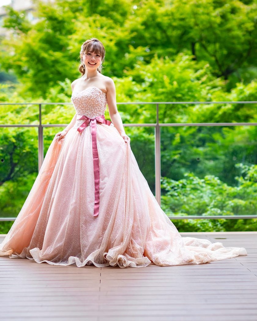 花嫁さんの着用写真もご紹介♡【KIYOKO HATA】の人気ドレス１１選にて紹介している画像