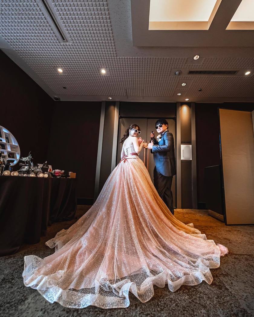 花嫁さんの着用写真もご紹介♡【KIYOKO HATA】の人気ドレス１１選にて紹介している画像