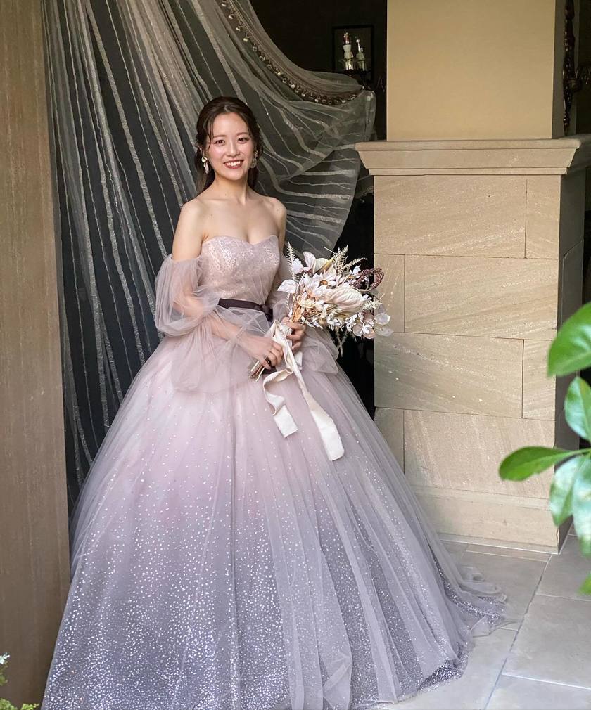 花嫁さんの着用写真もご紹介♡【KIYOKO HATA】の人気ドレス１１選にて紹介している画像