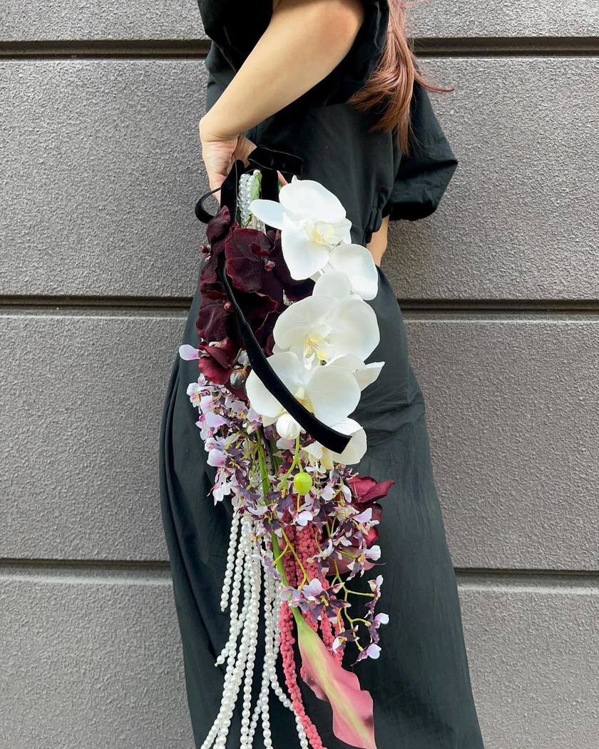 Slowly trending! 11 selections of the 【Pearl Bouquet】 design that skyrockets your sense of trend ♡にて紹介している画像