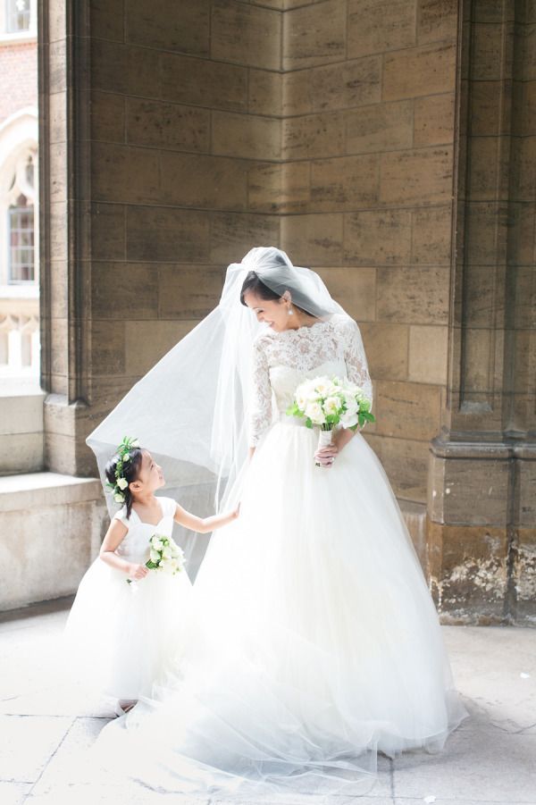 I Love Classic Pure White Dresses! A Special Feature on Timeless Authentically Loved Gowns♡にて紹介している画像
