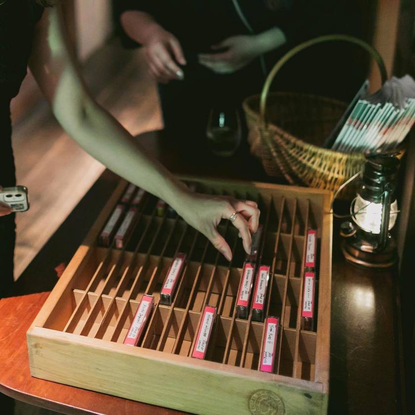 4 Stylish Escort Item Ideas That Shine with Personality✨にて紹介している画像