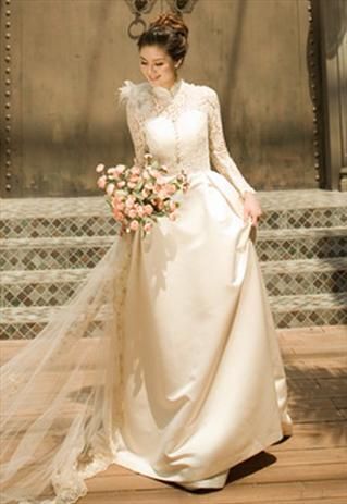 I Love Classic Pure White Dresses! A Special Feature on Timeless Authentically Loved Gowns♡にて紹介している画像