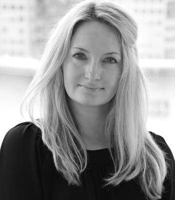 "Dreamy Girl ♡ Romantic Hair Accessories by 'JANNIE BALTZER' from Denmark"にて紹介している画像