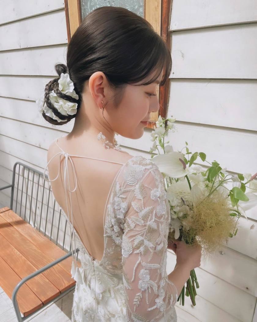 This is the color change! Unusual styles are cute 【Unique】 Bridal Hair Feature 🎀にて紹介している画像