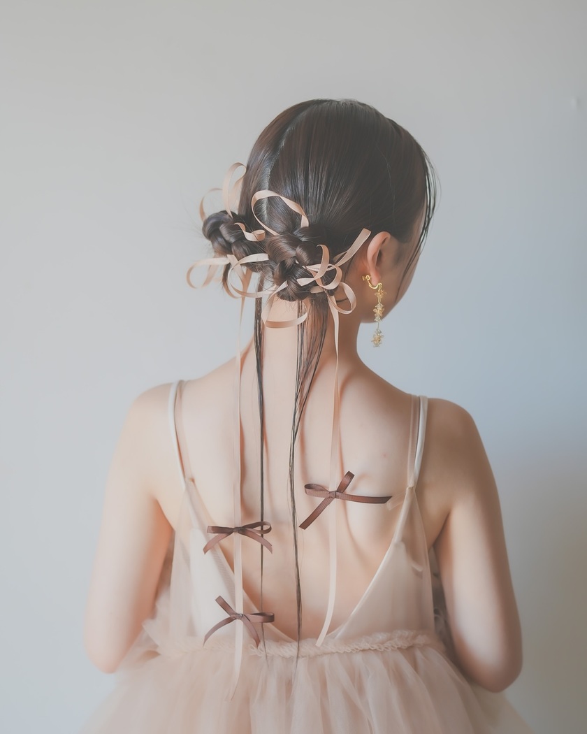 This is the color change! Unusual styles are cute 【Unique】 Bridal Hair Feature 🎀にて紹介している画像