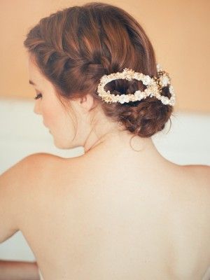 "Dreamy Girl ♡ Romantic Hair Accessories by 'JANNIE BALTZER' from Denmark"にて紹介している画像