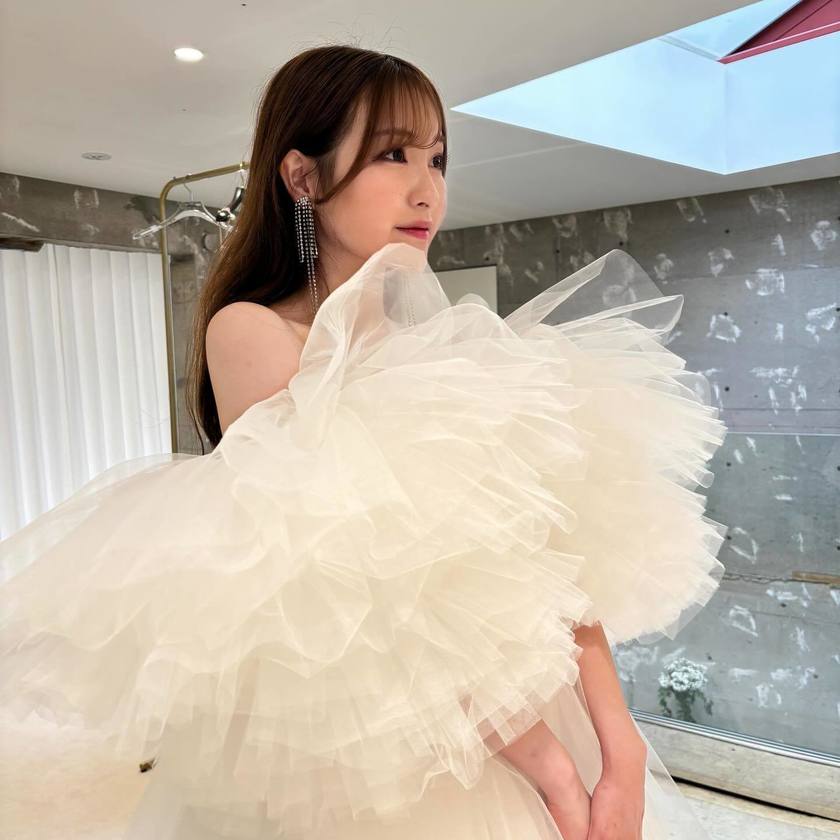 Cute and Idol-like! 7 Dress Brands with Stylish Leg-Showing Dresses to Try にて紹介している画像