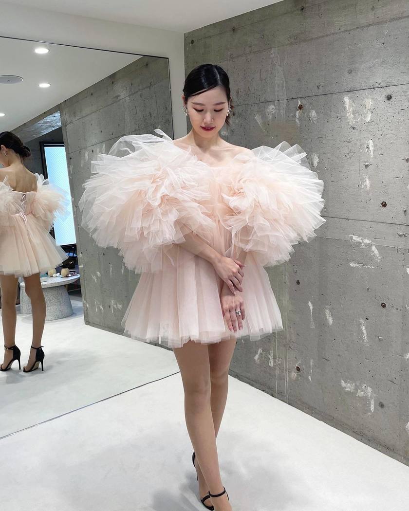 Cute and Idol-like! 7 Dress Brands with Stylish Leg-Showing Dresses to Try にて紹介している画像