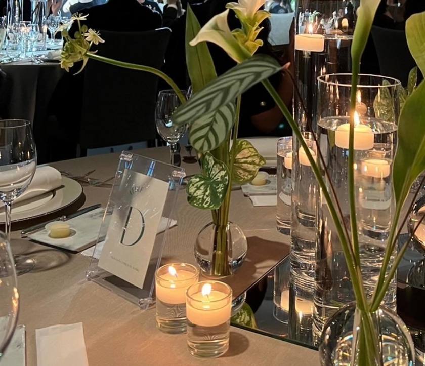 For brides getting married in fall or winter 2024 to spring 2025💕 Here are 8 stylish table number ideas you’ll want to copy.にて紹介している画像