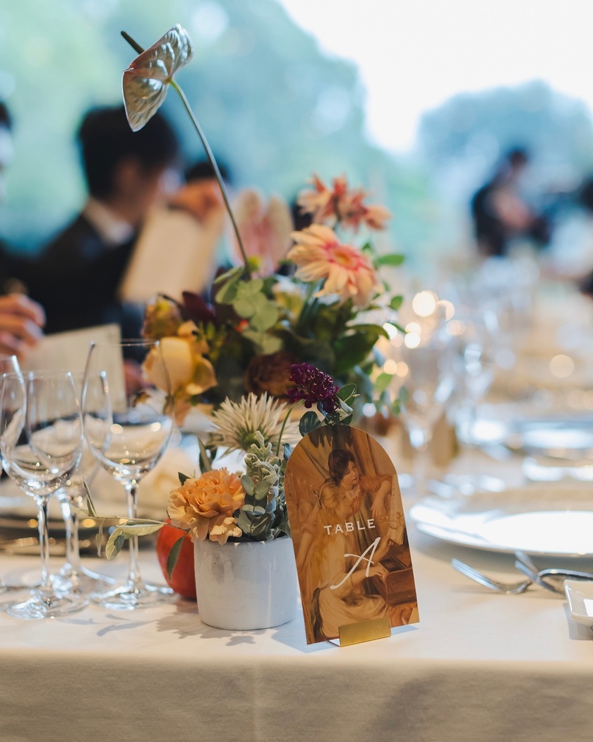 For brides getting married in fall or winter 2024 to spring 2025💕 Here are 8 stylish table number ideas you’ll want to copy.にて紹介している画像