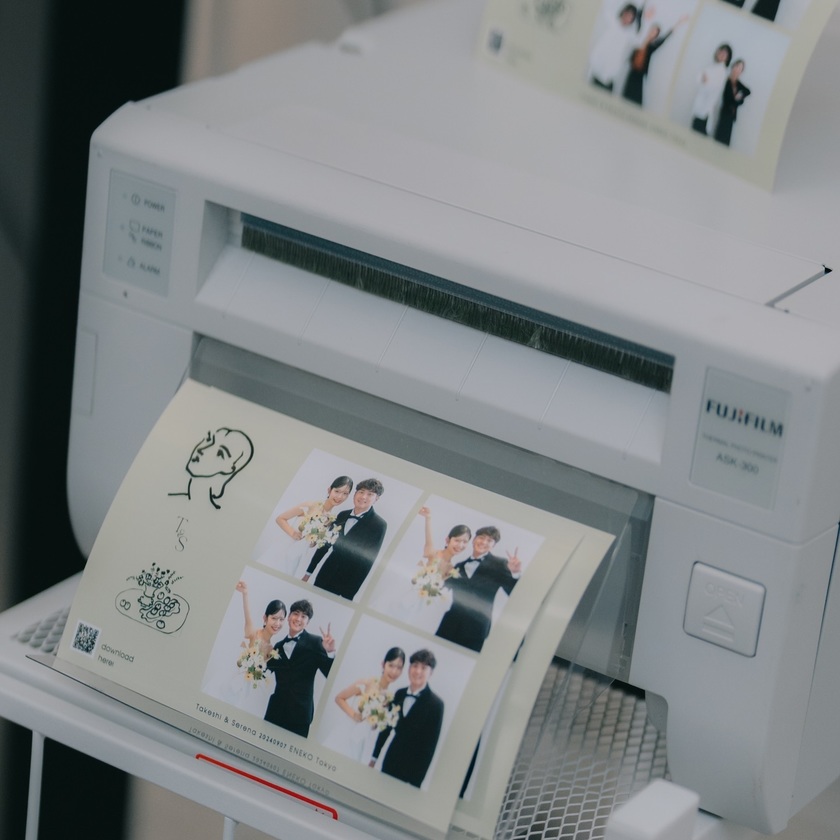 What is the price of the Yonsujun photo booth/Pashasnap that takes purikura photos? How to rent it?にて紹介している画像