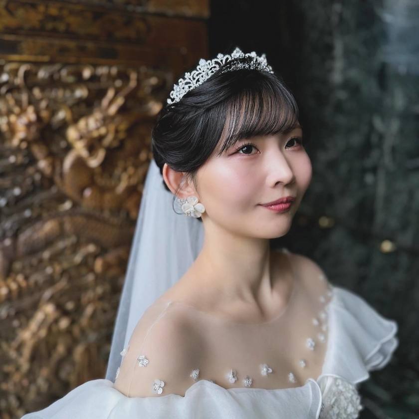 "Real Photos and Coordination Feature of Brides Wearing the Popular 4 Dresses by KIYOKO HATA x marry 🪽"にて紹介している画像