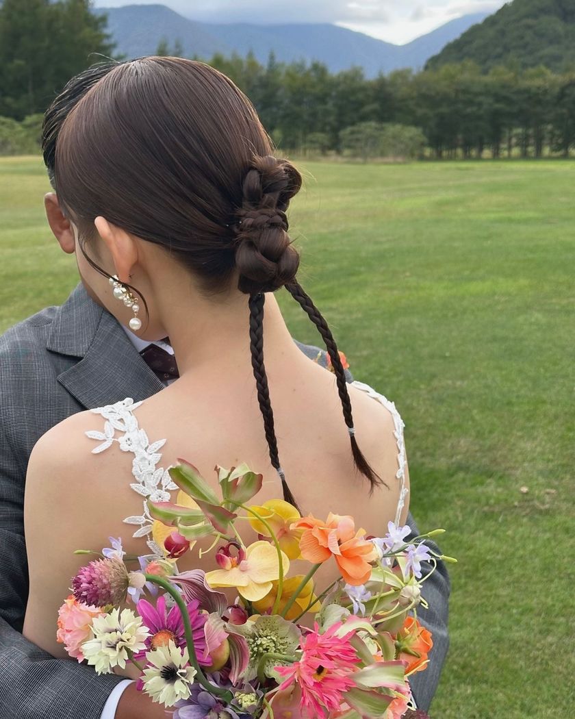流行りの平成ファッション。細い編み込み×リボンがポイントのおしゃれな【Y2Kヘア】15選🎀にて紹介している画像