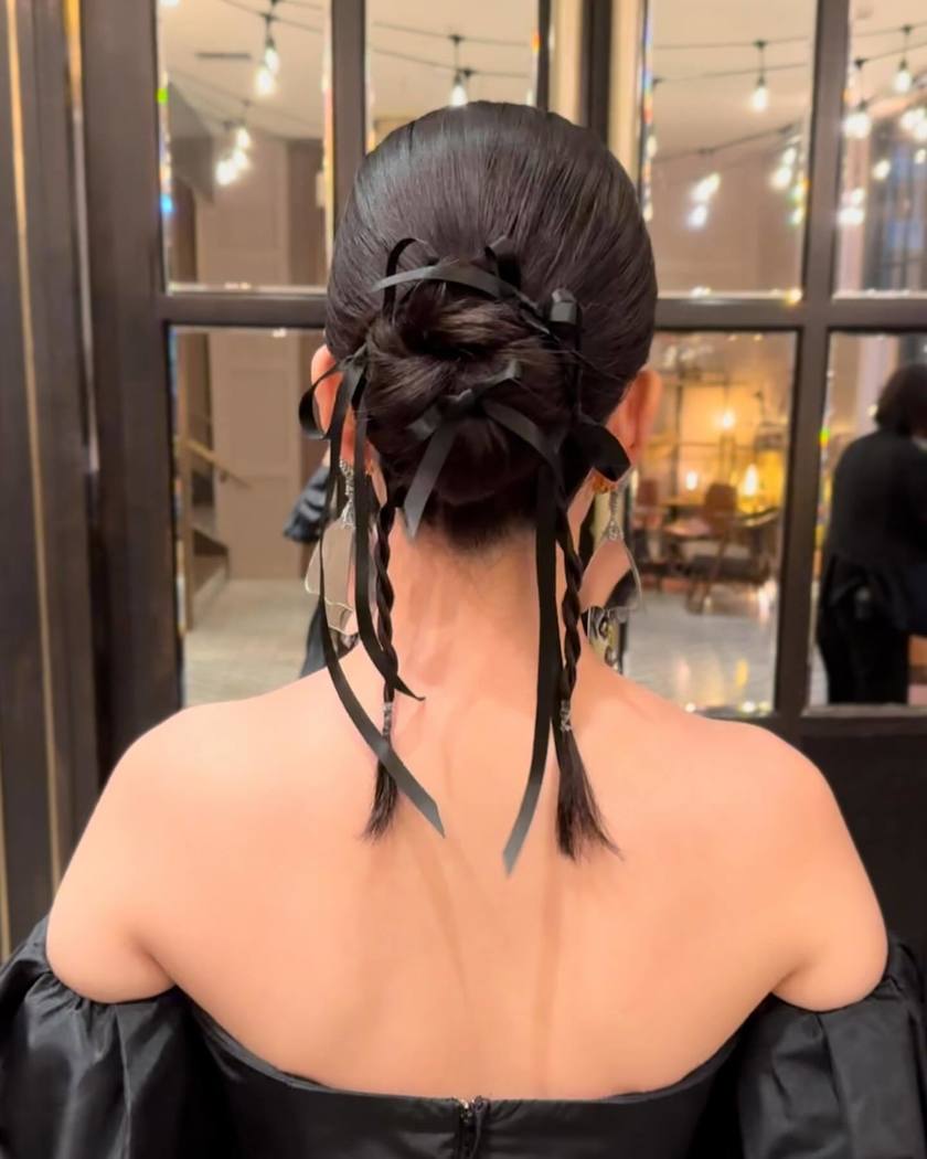 流行りの平成ファッション。細い編み込み×リボンがポイントのおしゃれな【Y2Kヘア】15選🎀にて紹介している画像
