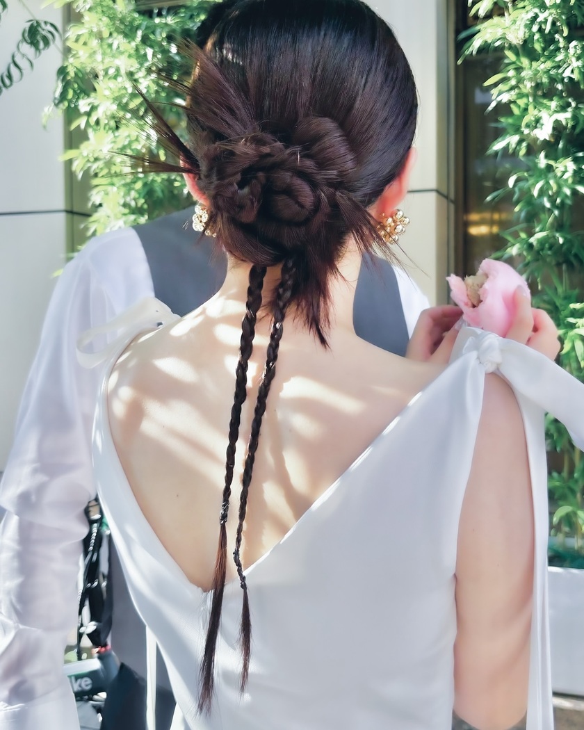 流行りの平成ファッション。細い編み込み×リボンがポイントのおしゃれな【Y2Kヘア】15選🎀にて紹介している画像