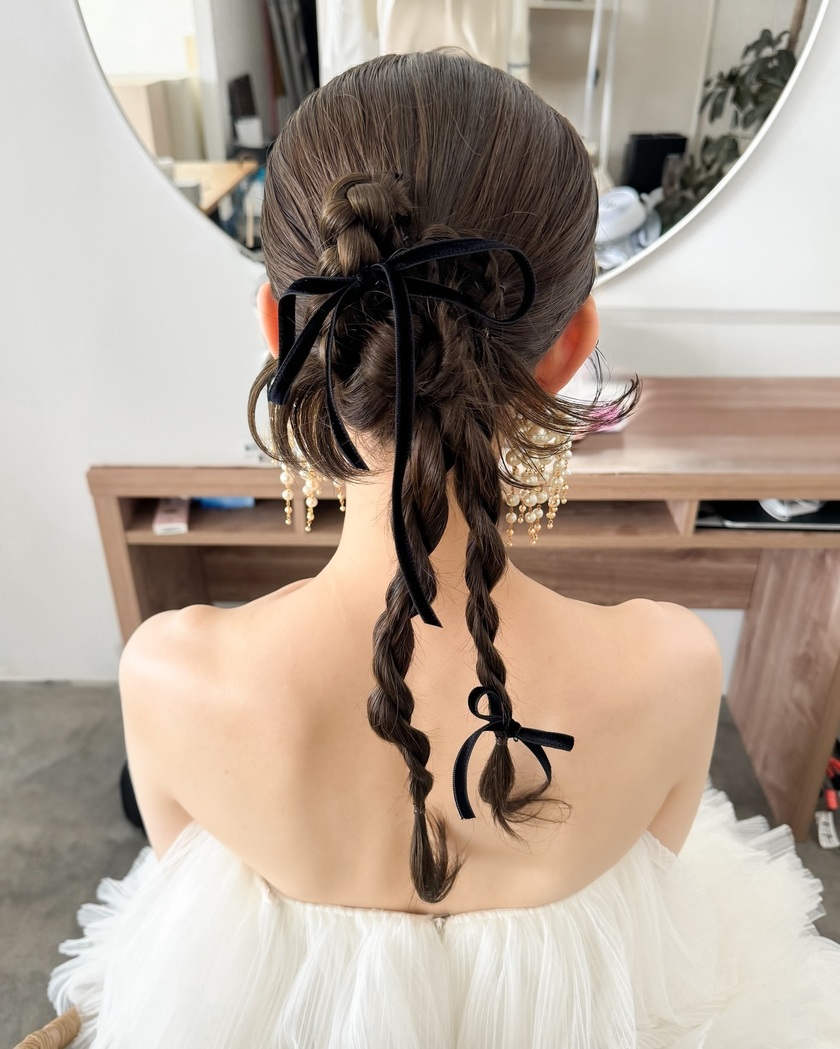 流行りの平成ファッション。細い編み込み×リボンがポイントのおしゃれな【Y2Kヘア】15選🎀にて紹介している画像