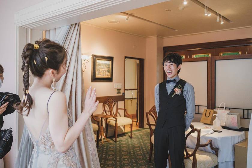 A Collection of Real Videos of Brides Who Showed Off Their Colored Dresses to Their Partners Before the Second Entrance♡ (Second Meet)にて紹介している画像