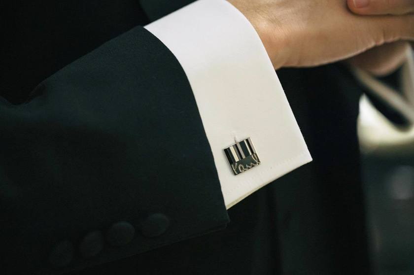 新郎ファッションのポイント🤵♂️シャツのカフスボタンにはこだわってる?【実例写真とおすすめのカフス】にて紹介している画像