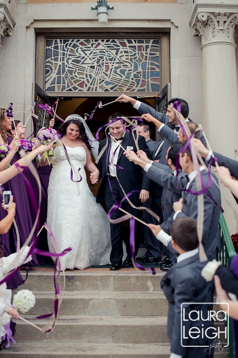 Create a Charming Wedding with Ribbon Wands ♡ DIY Adorable Ribbon Sticks ♩にて紹介している画像