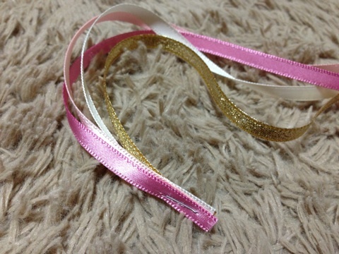 Create a Charming Wedding with Ribbon Wands ♡ DIY Adorable Ribbon Sticks ♩にて紹介している画像