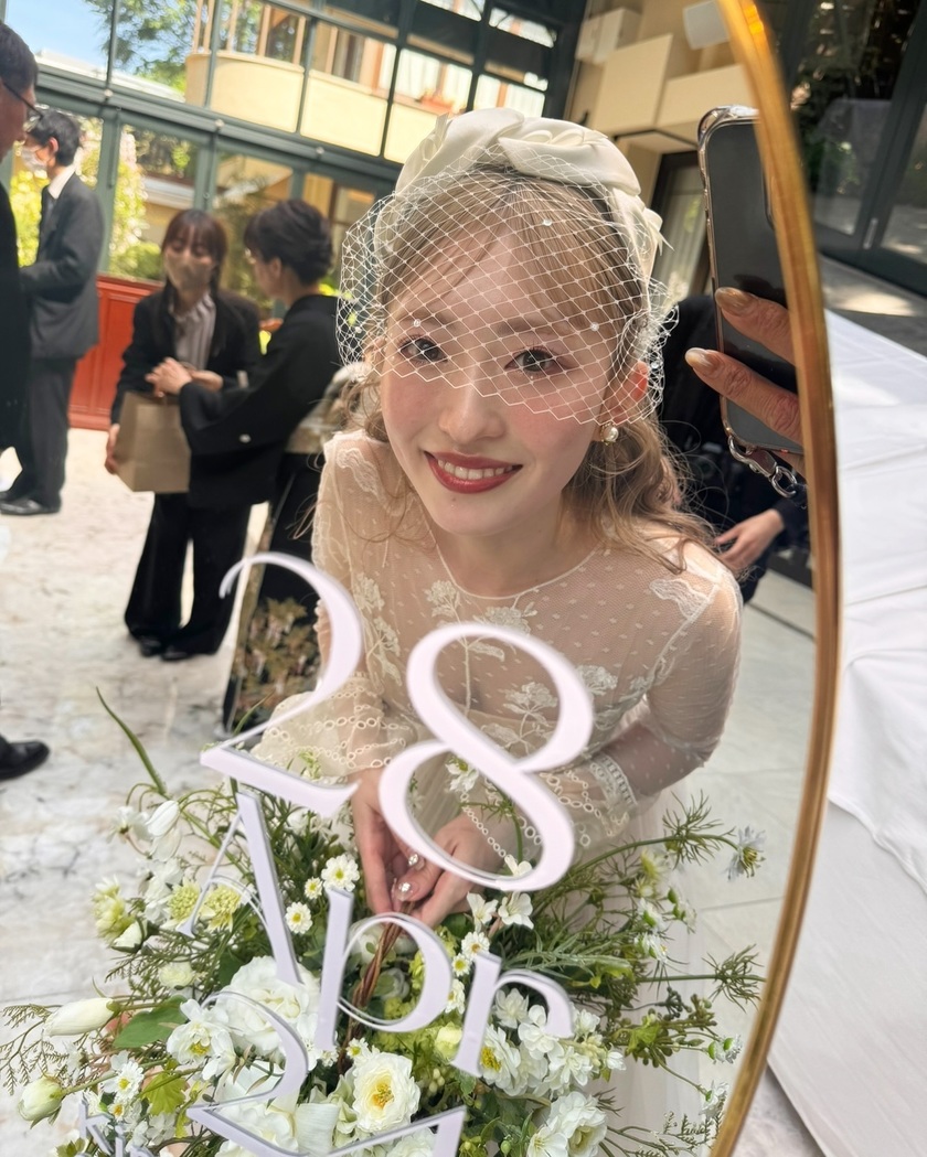 Stylish Brides: The Must-Have Full-Length Wave Mirror You Can Buy Here! ♡にて紹介している画像
