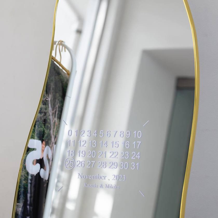 Stylish Brides: The Must-Have Full-Length Wave Mirror You Can Buy Here! ♡にて紹介している画像