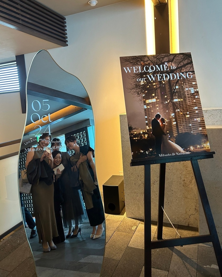 Stylish Brides: The Must-Have Full-Length Wave Mirror You Can Buy Here! ♡にて紹介している画像